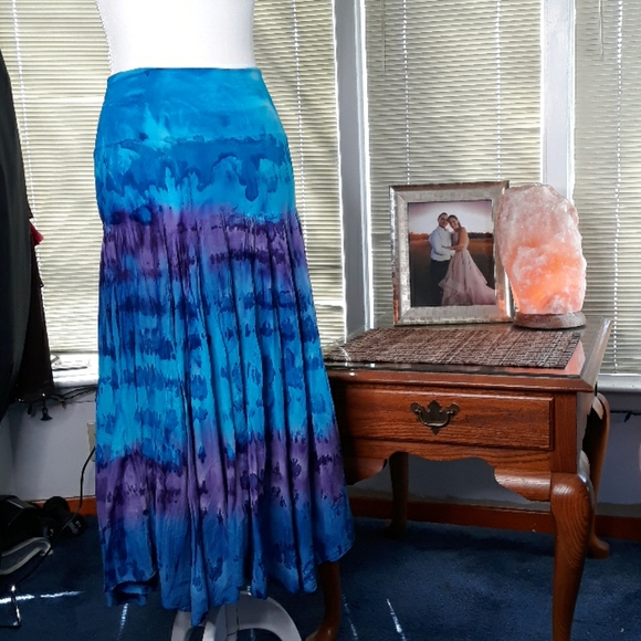 Raviya Dresses & Skirts - 🆕️ NWT Blue & purple tye dye womens medium skirt